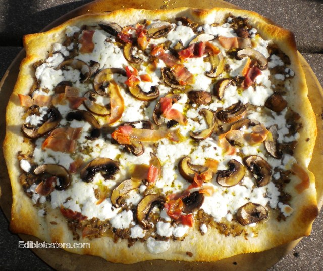BLOG Mushroom prosciutto pizza with mozzarella and truffle oil 007